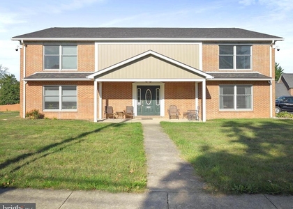 235 S Ridge Avenue - Photo 1