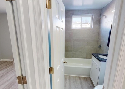 910 Gateway Boulevard - Photo 1