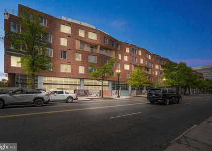 5300 Wisconsin Avenue Nw - Photo 1