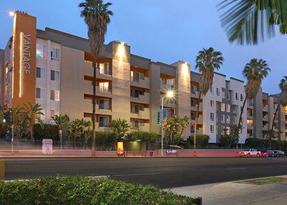 1710 N Fuller Ave - Photo 1
