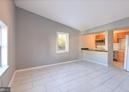 1436 W Baltimore Street - Photo 1