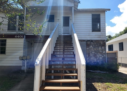 4401 Avenue Q 1/2 - Photo 1