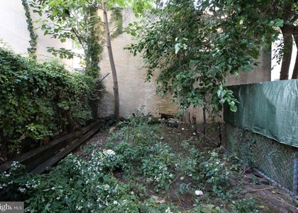 1525 W Seybert Street - Photo 1