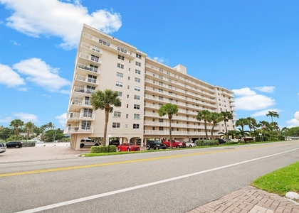 1050 Hillsboro Mile - Photo 1
