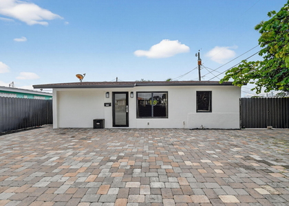 5008 Parker Avenue - Photo 1