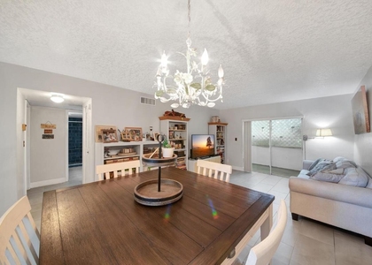 2812 S Garden Drive - Photo 1