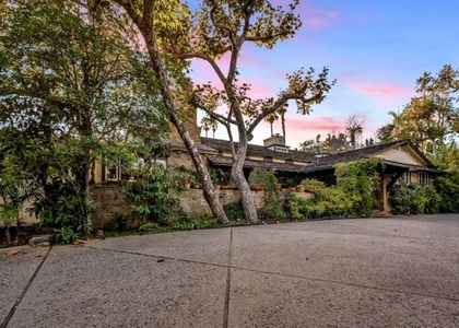 829 N Whittier Drive - Photo 1