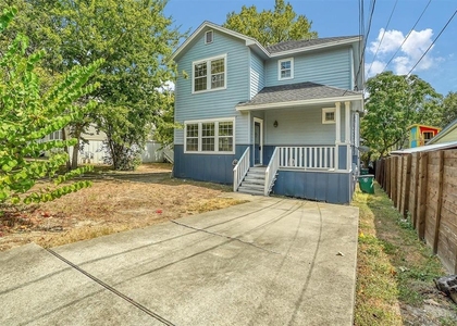 2115 E 18th St - Photo 1