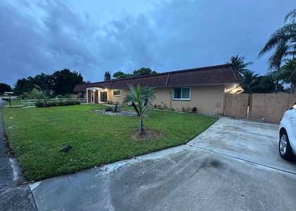1616 Crandon Avenue - Photo 1