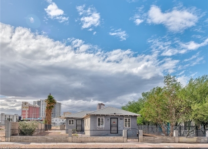 339 N 10th Street - Photo 1
