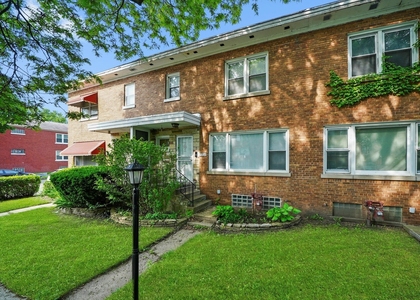 7754 S Yates Boulevard - Photo 1
