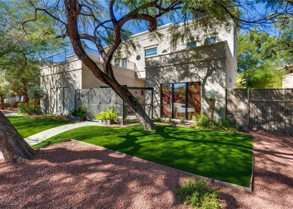 628 Edgebrook Drive - Photo 1