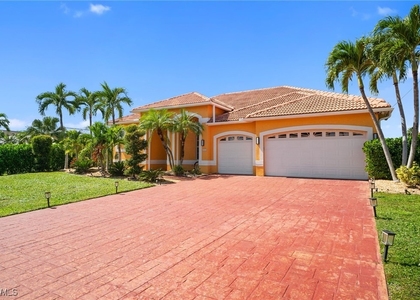 5024 Sw 8th Place - Photo 1