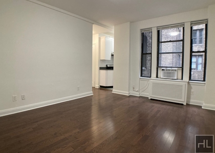 East 46 Street - Photo 1