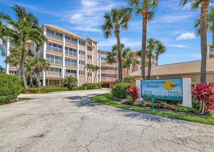 1555 Ne Ocean Boulevard - Photo 1