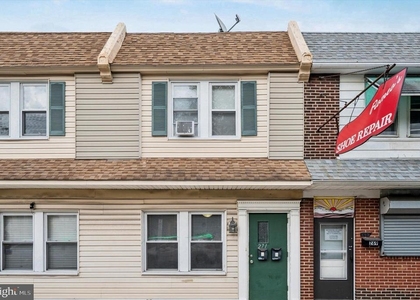 271 N Wycombe Avenue - Photo 1