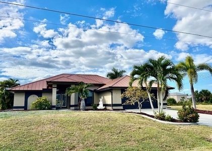 426 Nw 37th Place - Photo 1