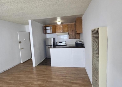 811 N Mariposa Avenue - Photo 1