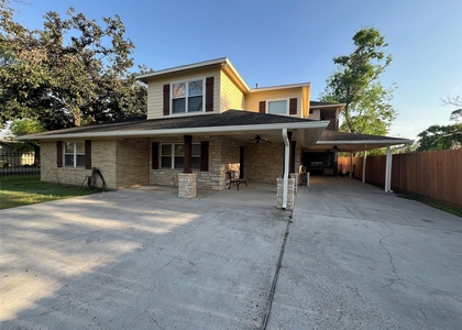 1014 Roxella Street - Photo 1