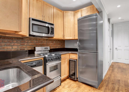 East 10th Street - Photo 1
