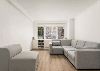301 East 22nd Street, Unit 2v - Photo 1
