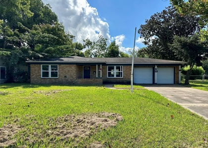 6 Southlawn Circle - Photo 1