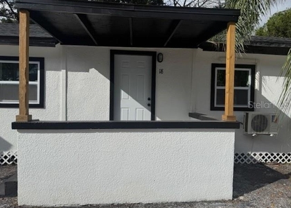 4605 N Hubert Avenue - Photo 1