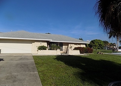 3614 Se 16th Place - Photo 1