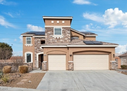 6332 Peggotty Avenue - Photo 1