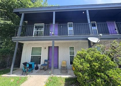 309 E Dean Ave - Photo 1