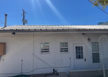 1105 E 6th St - Photo 1