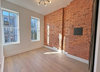 1853 Cornelia Street - Photo 1