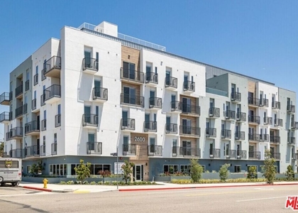 2600 S Sepulveda Boulevard - Photo 1