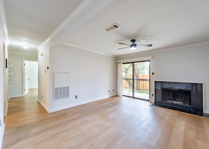 8600 Fathom Cir - Photo 1