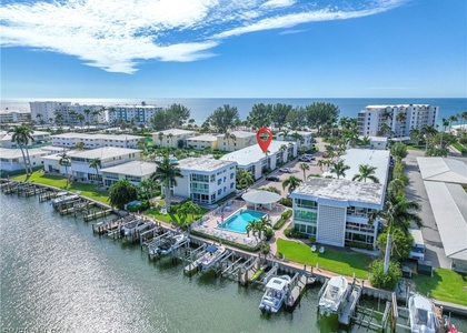 2100 Gulf Shore Boulevard N - Photo 1