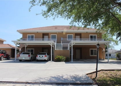 607 Se 13th Place - Photo 1