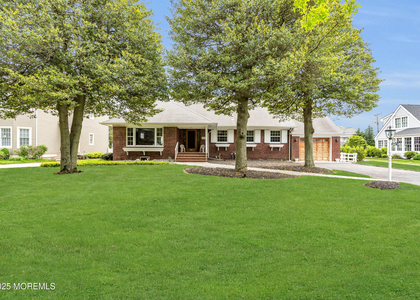 208 Trenton Boulevard - Photo 1