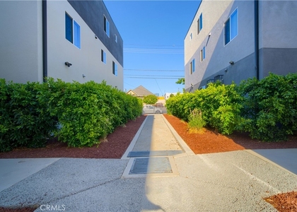 1427 S New Hampshire Avenue - Photo 1
