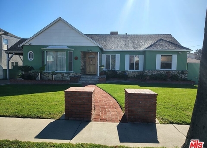 5446 Angeles Vista Boulevard - Photo 1