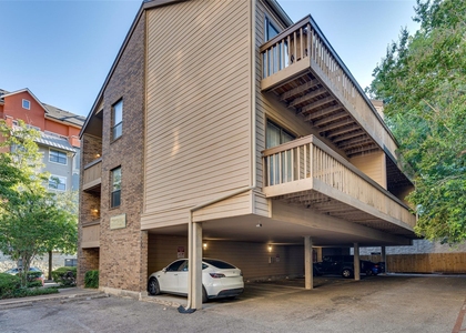 2210 Pearl St - Photo 1