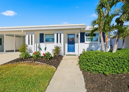573 Spanish Drive N - Photo 1