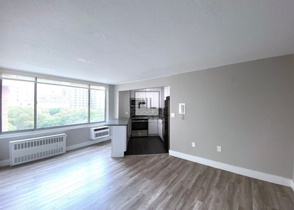 Second Avenue - Photo 1