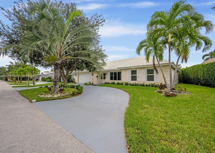 2810 Ne 60th Street - Photo 1