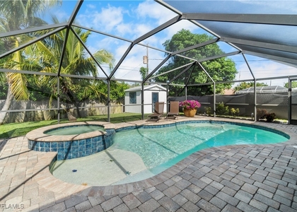 659 108th Avenue N - Photo 1