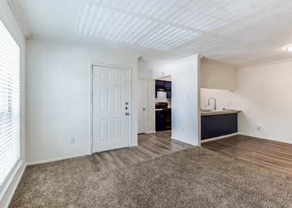 1100 Graham Drive - Photo 1