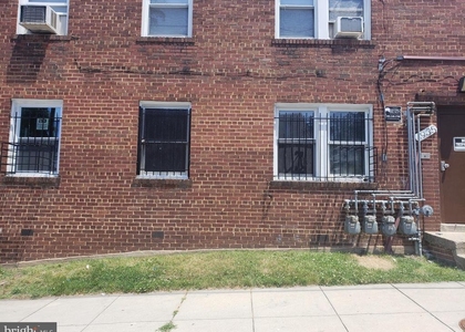 935 48th Place Ne - Photo 1