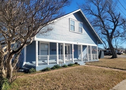 1103 E Moore Avenue - Photo 1