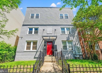 1241 18th Street Ne - Photo 1