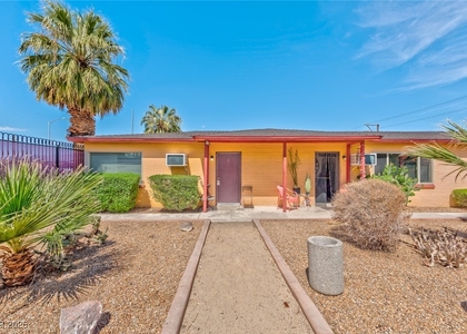 210 N 10th Street - Photo 1