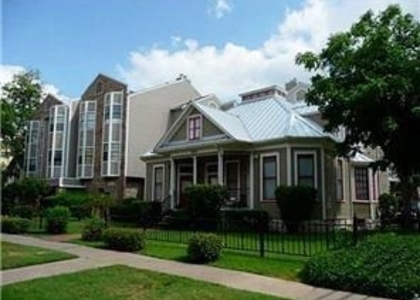 915 W 23rd St - Photo 1